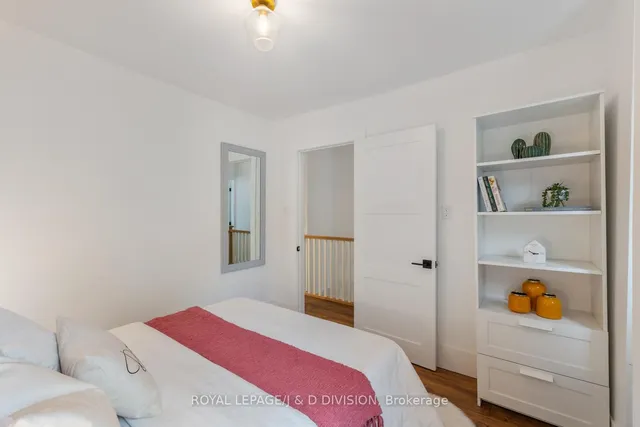 Additional image 22 of 325 Davisville Ave