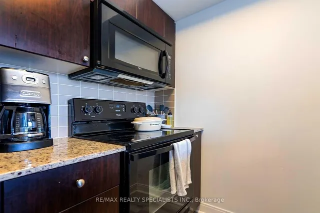 Additional image 5 of 151 Village Green Sq Unit 2710