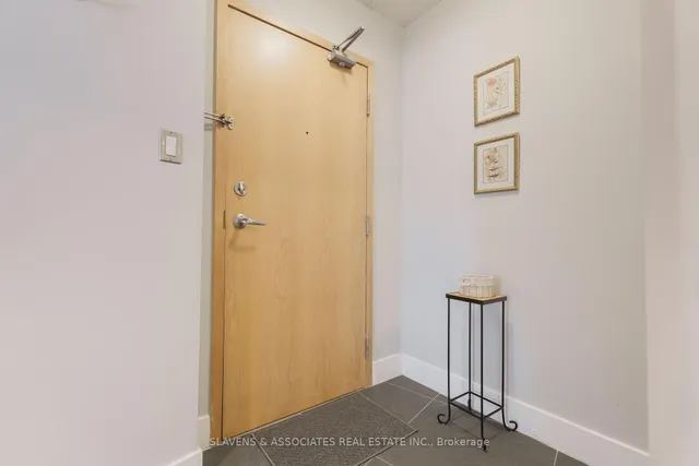 Additional image 2 of 550 Queens Quay Unit 625