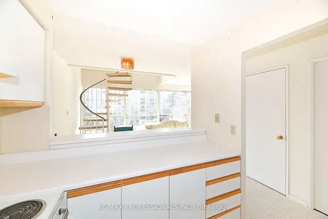 Additional image 10 of 2261 Lakeshore Blvd Unit 528