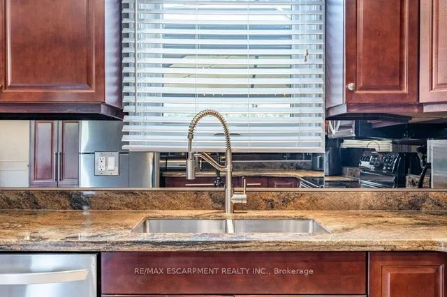 Additional image 15 of 14 Twin Crt