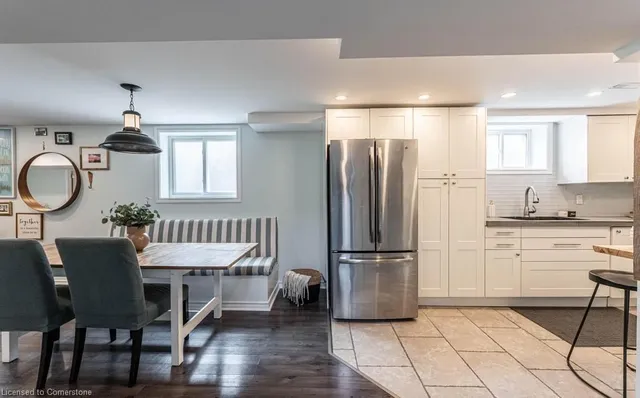 Additional image 27 of 14 Yorkdale Cres