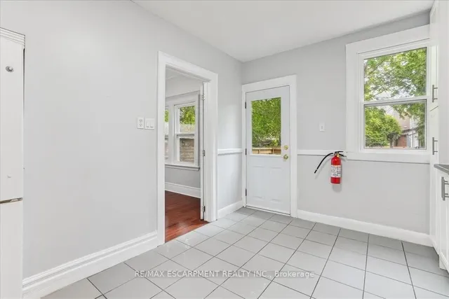 Additional image 11 of 1160 King St