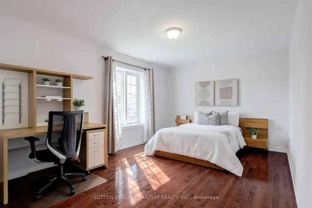 Additional image 27 of 49 Supino Cres