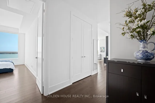 Additional image 21 of 55 Merchants' Wharf N/A Unit 1023