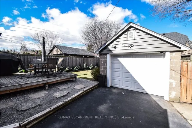 Additional image 39 of 104 Tragina Ave