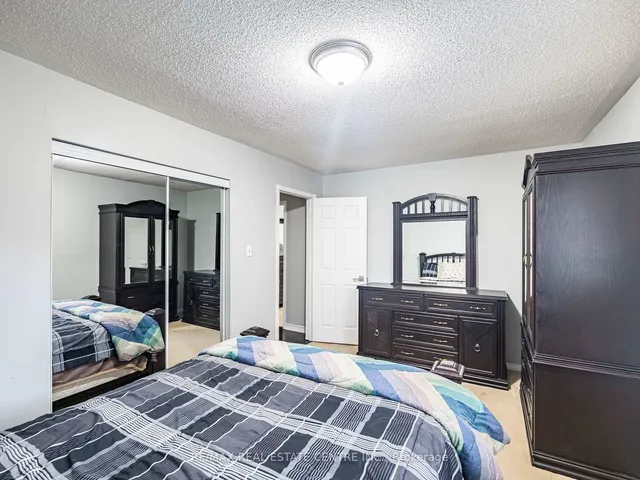 Additional image 31 of 4 Lord Simcoe Dr