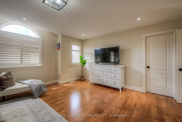 Additional image 36 of 217 1/2 Federal St