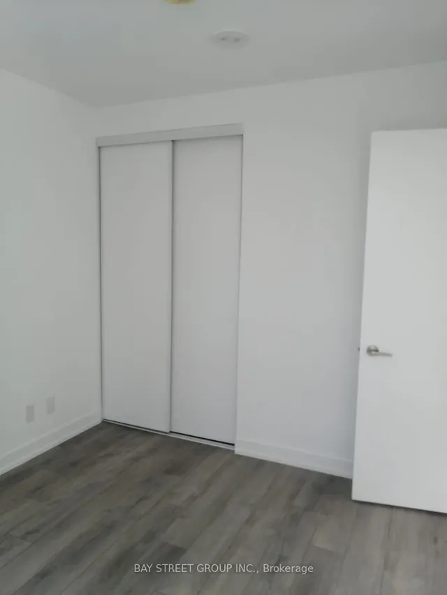 Additional image 9 of 3100 Keele St Unit 605