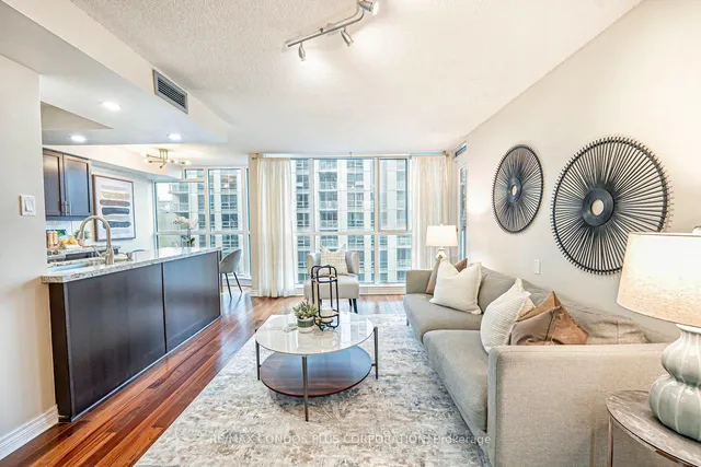 Additional image 5 of 736 Bay St Unit 1810