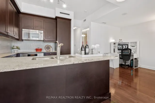 Additional image 18 of 1 Bedford Rd Unit 818