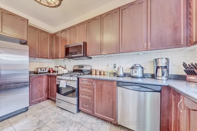 Additional image 13 of 37 Denim Dr