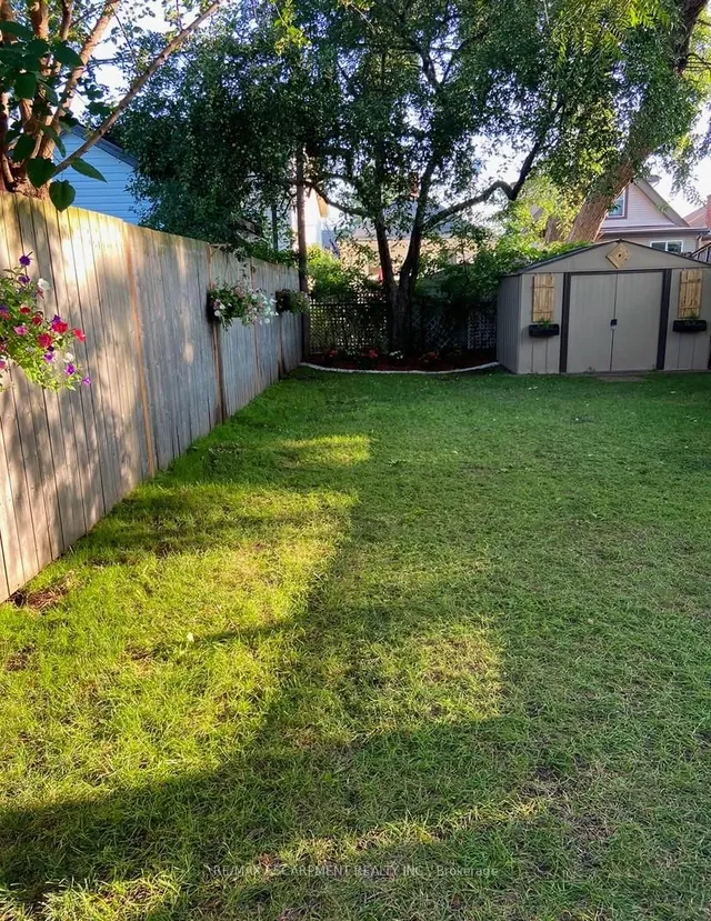 Additional image 36 of 89 Albany Ave