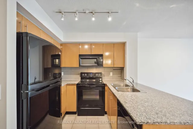 Additional image 14 of 16 Yonge St Unit 1713