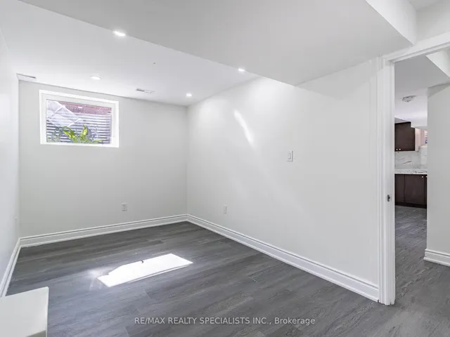 Additional image 43 of 10 Chestermere Cres