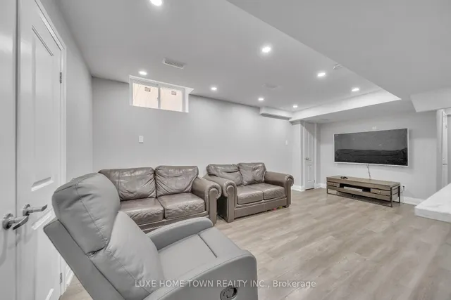 Additional image 48 of 26 Bluffwood Cres Cres