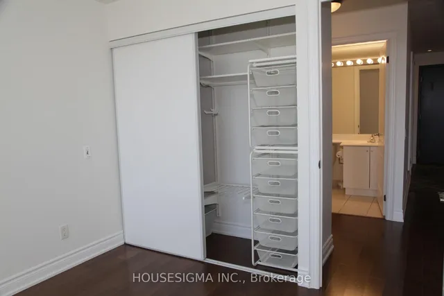 Additional image 12 of 2 Clairtrell Rd Unit 1208