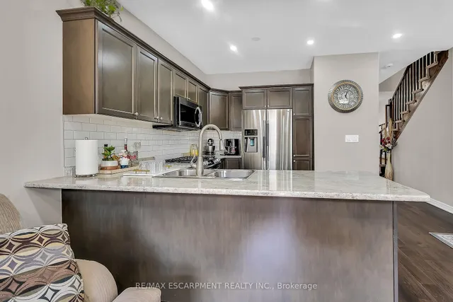 Additional image 14 of 8 Charleswood Cres