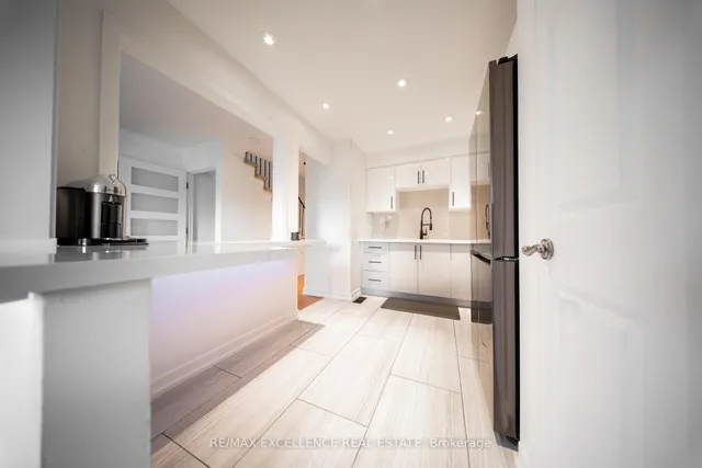Additional image 9 of 35 Collins Cres Unit 34