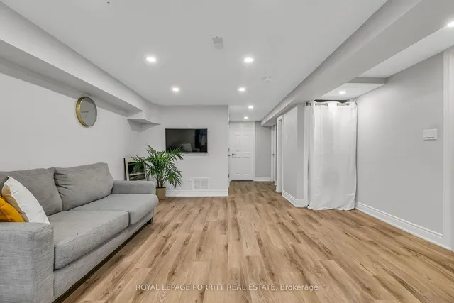 Additional image 29 of 14 Albion Cres