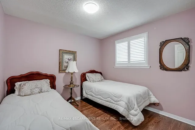 Additional image 33 of 2347 Tweedsmuir Crt