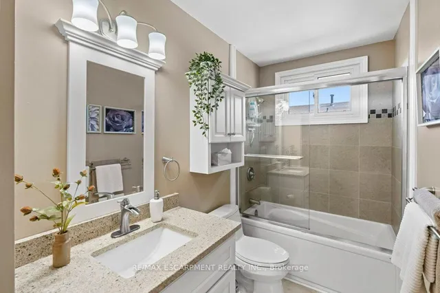 Additional image 15 of 121 Gordon Drummond Ave