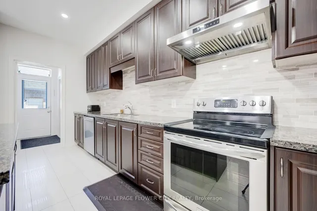 Additional image 18 of 79 Yellowknife Rd