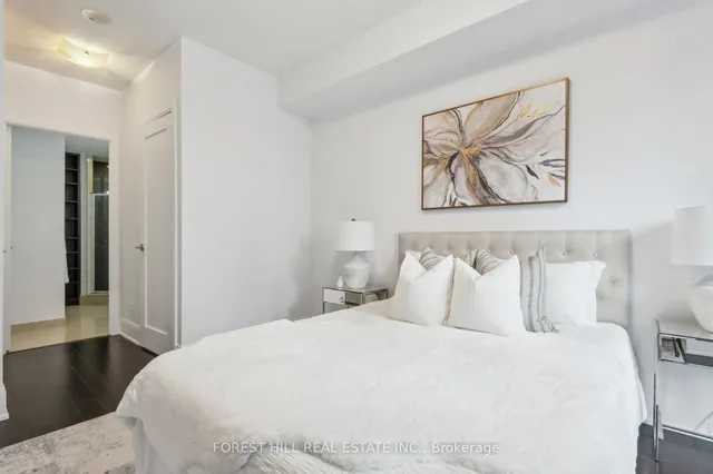 Additional image 12 of 70 Roehampton Ave Unit 713