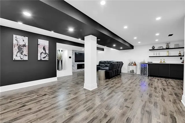 Additional image 38 of 72 Aldgate Avenue Ave