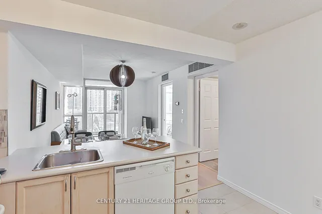 Additional image 4 of 30 Harrison Garden Blvd Unit 701