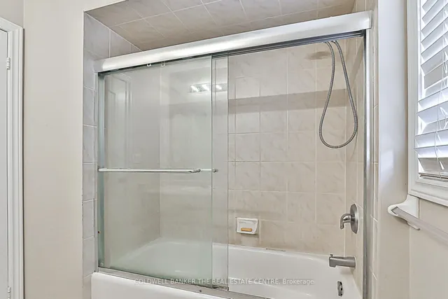 Additional image 25 of 43 Crystalview Cres