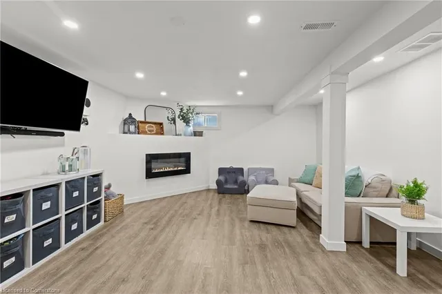 Additional image 17 of 3 Electra Crt