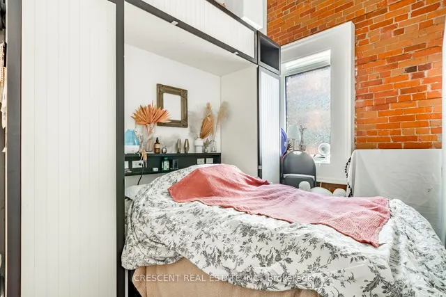 Additional image 23 of 915 King St Unit 208