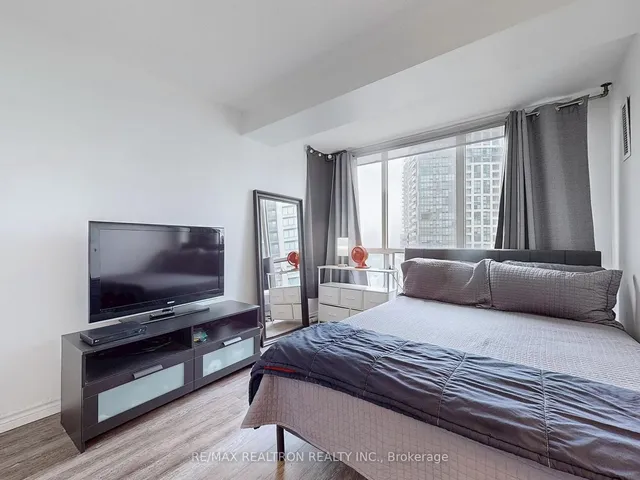 Additional image 28 of 101 Subway Cres Unit 912