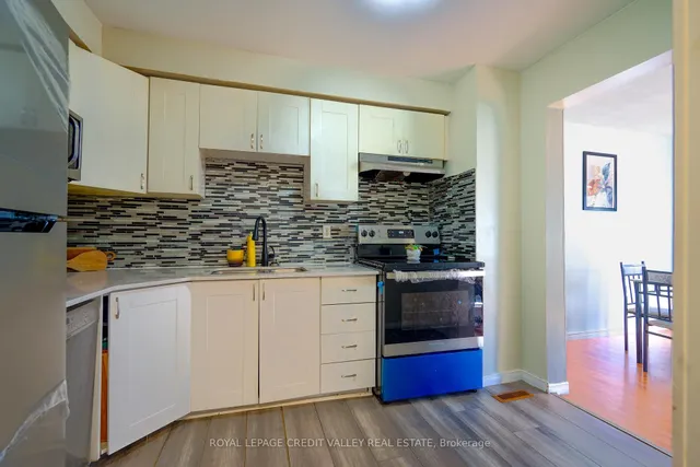 Additional image 18 of 8 Sandringham Crt