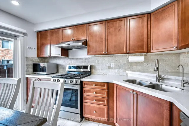 Additional image 11 of 4043 Gunby Cres