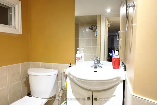 Additional image 42 of 1820 Dundas St