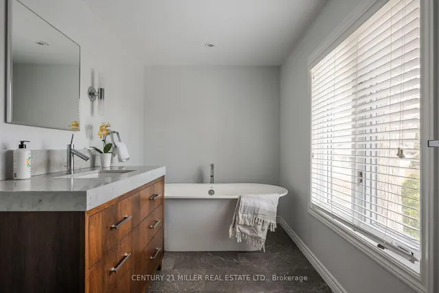 Additional image 21 of 411 Canterbury Cres