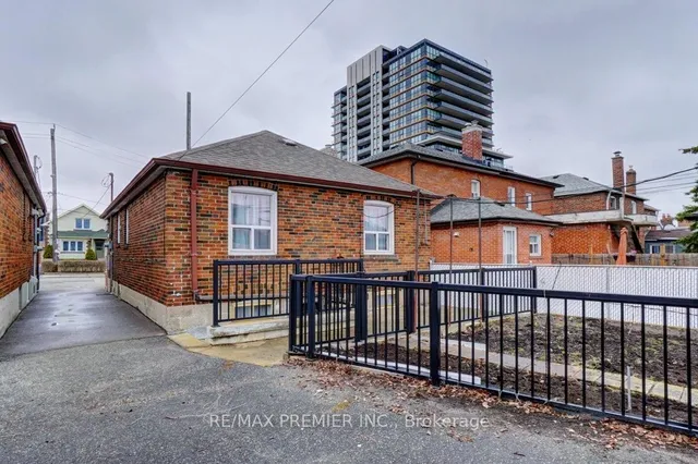 Additional image 36 of 73 Lanark Ave