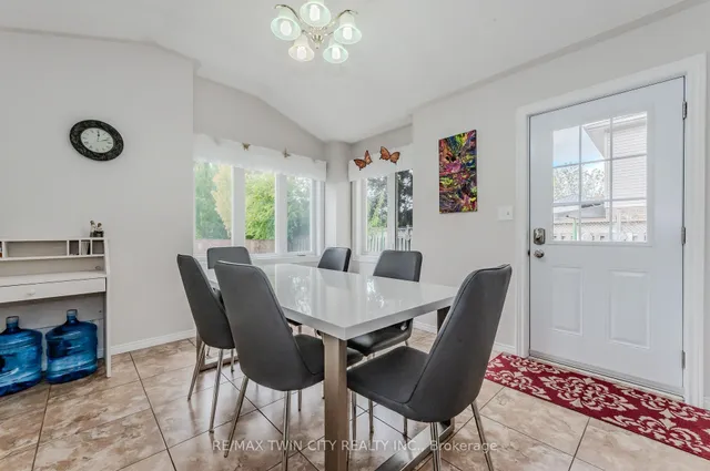 Additional image 12 of 136 St Jerome Cres