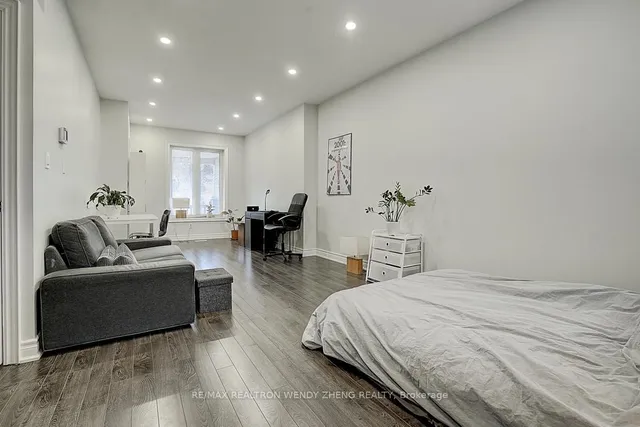 Additional image 15 of 245 Montrose Ave