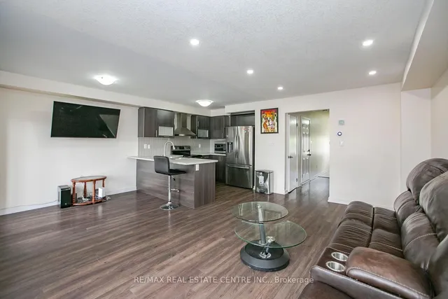 Additional image 7 of 8 Edsel Rd