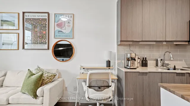 Additional image 4 of 36 Forest Manor Rd Unit 718