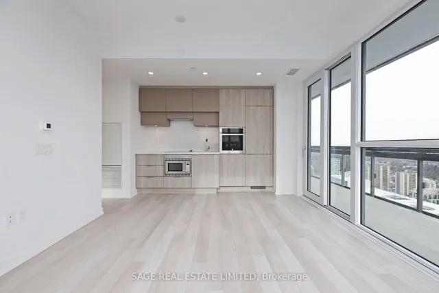 Additional image 31 of 39 Roehampton Ave Unit 3803