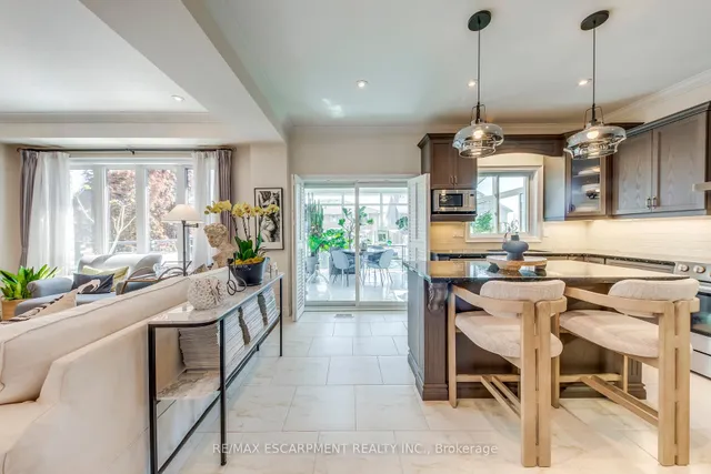 Additional image 13 of 12 Riva Crt