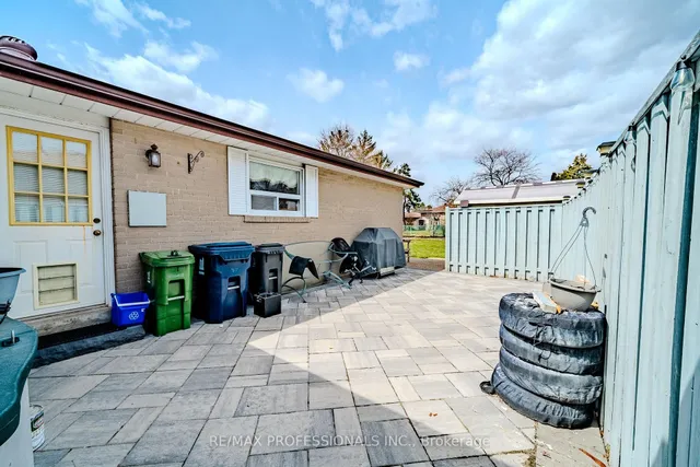 Additional image 33 of 184 Oakmeadow Blvd