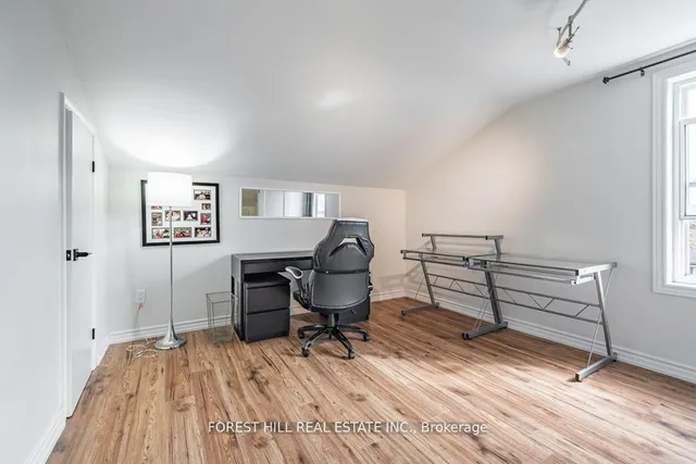 Additional image 27 of 84 Earlscourt Ave