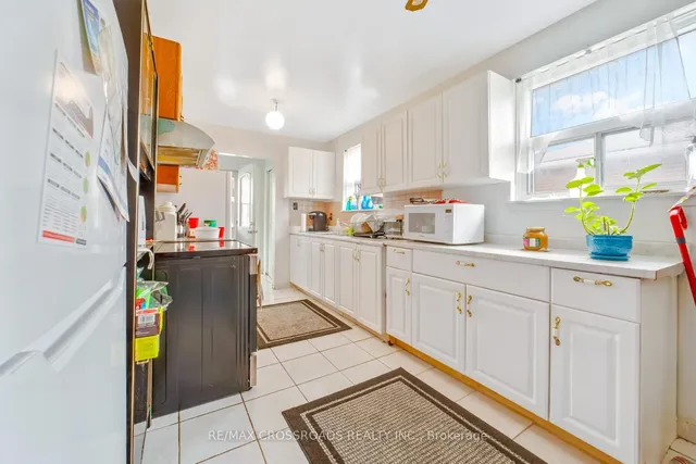 Additional image 13 of 32 Lighthall Cres