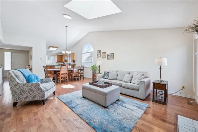 Additional image 11 of 5 Quinte Cres