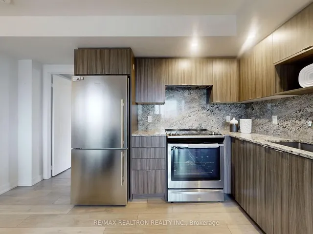 Additional image 17 of 225 Village Green Sq Unit 803